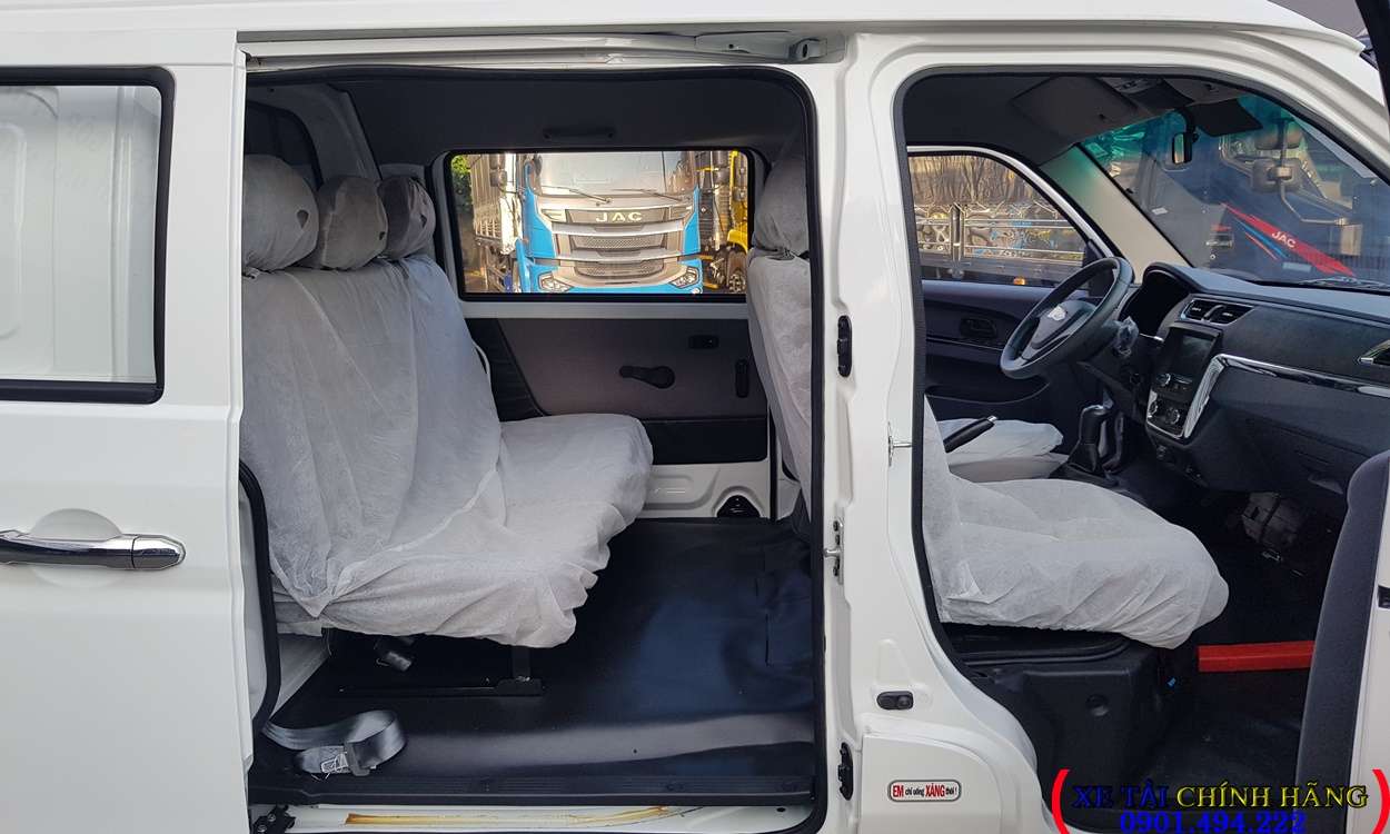 XE BÁN TẢI VAN 5 CHỖ SRM X30 V5 650KG VÀO TP 24/24