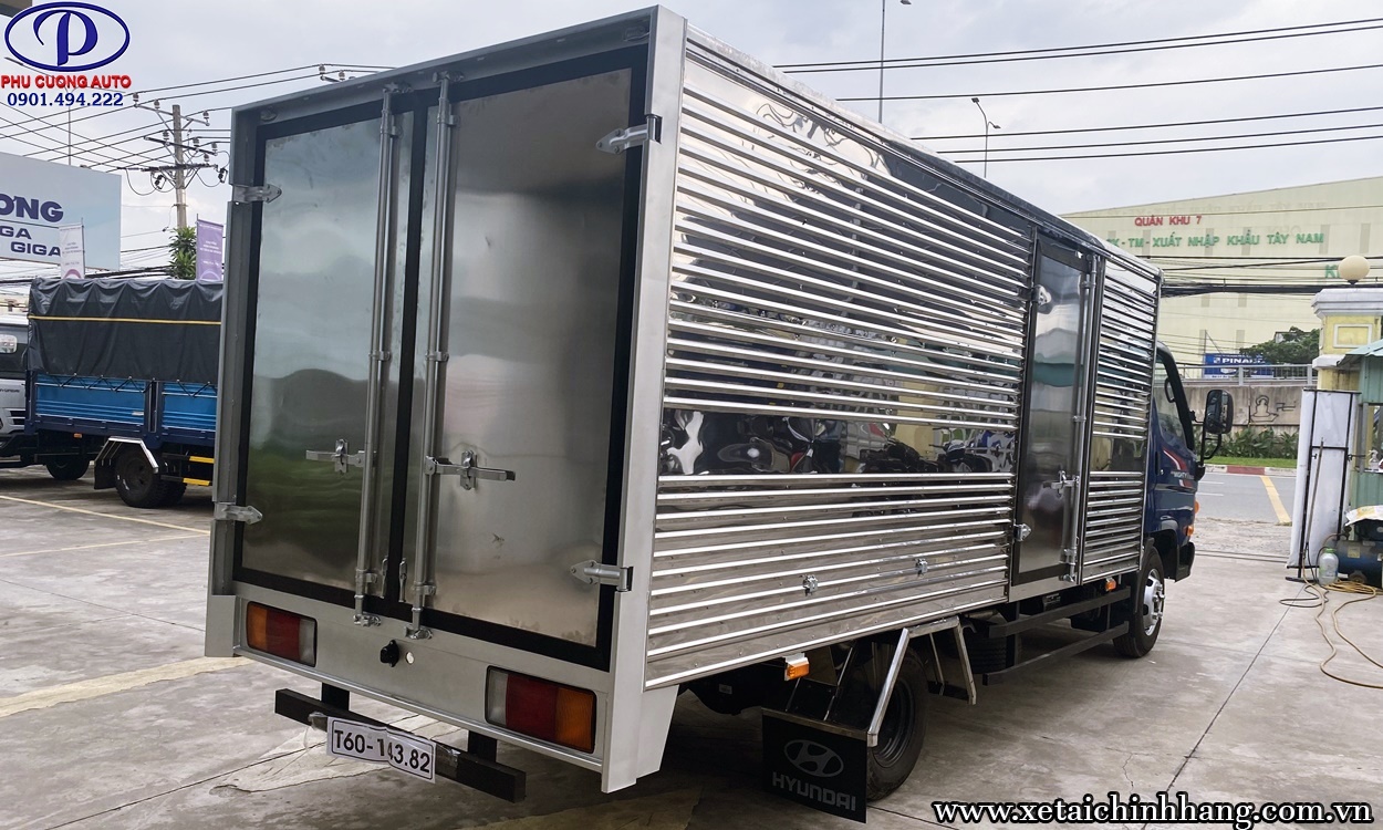 XE TẢI HYUNDAI N250SL 2.35 TẤN THÙNG KÍN ĐỜI 2022
