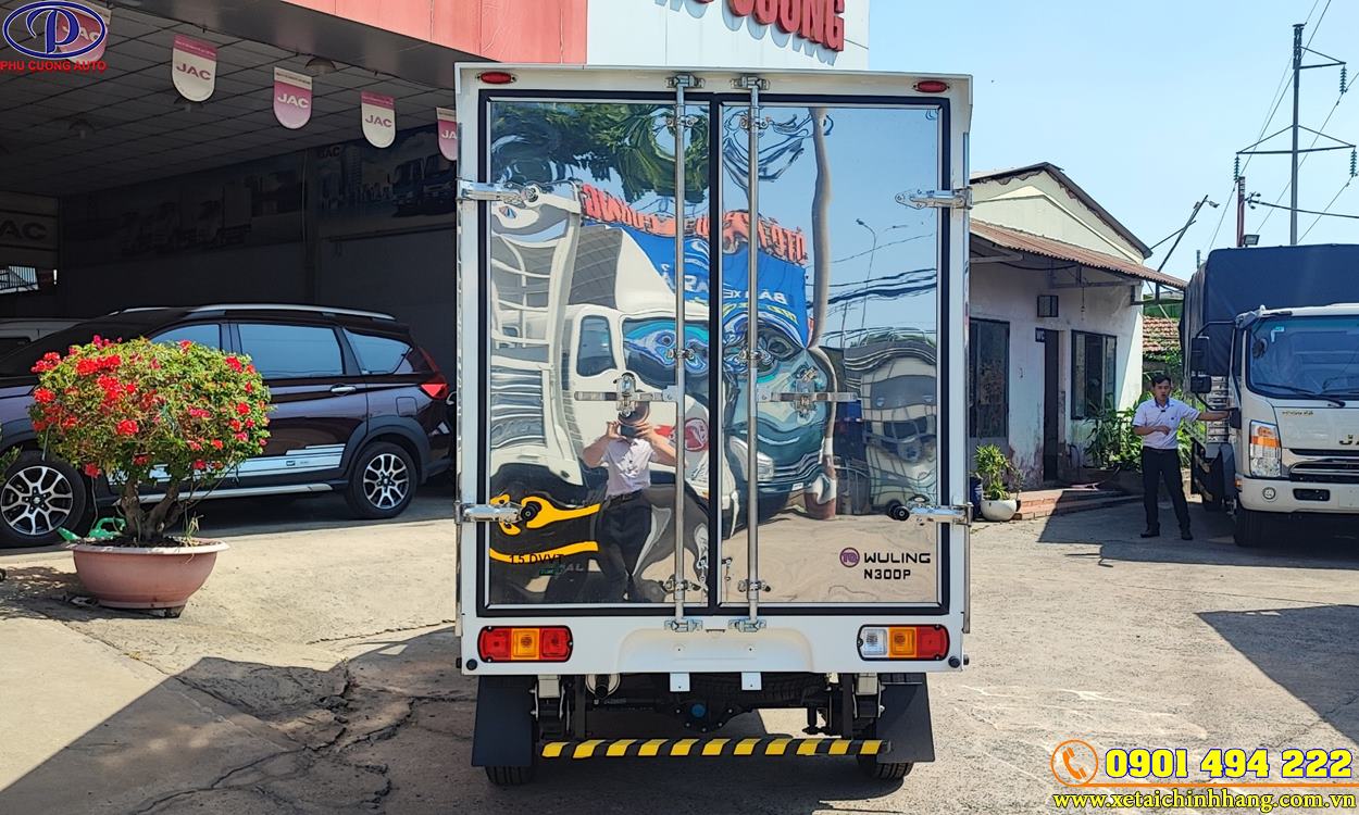 XE TẢI WULING N300P 950KG THÙNG KÍN ĐỜI 2024