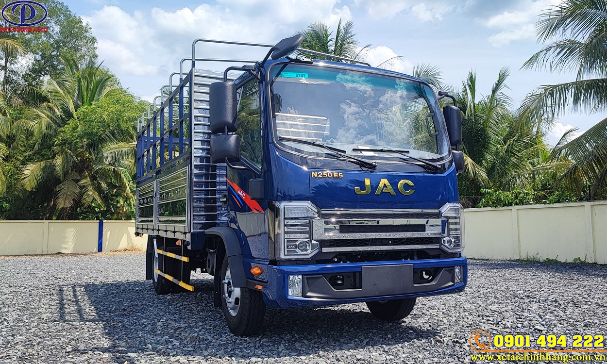 XE JAC N250S E5 2T25 THÙNG BẠT 4M2 ĐỜI 2024