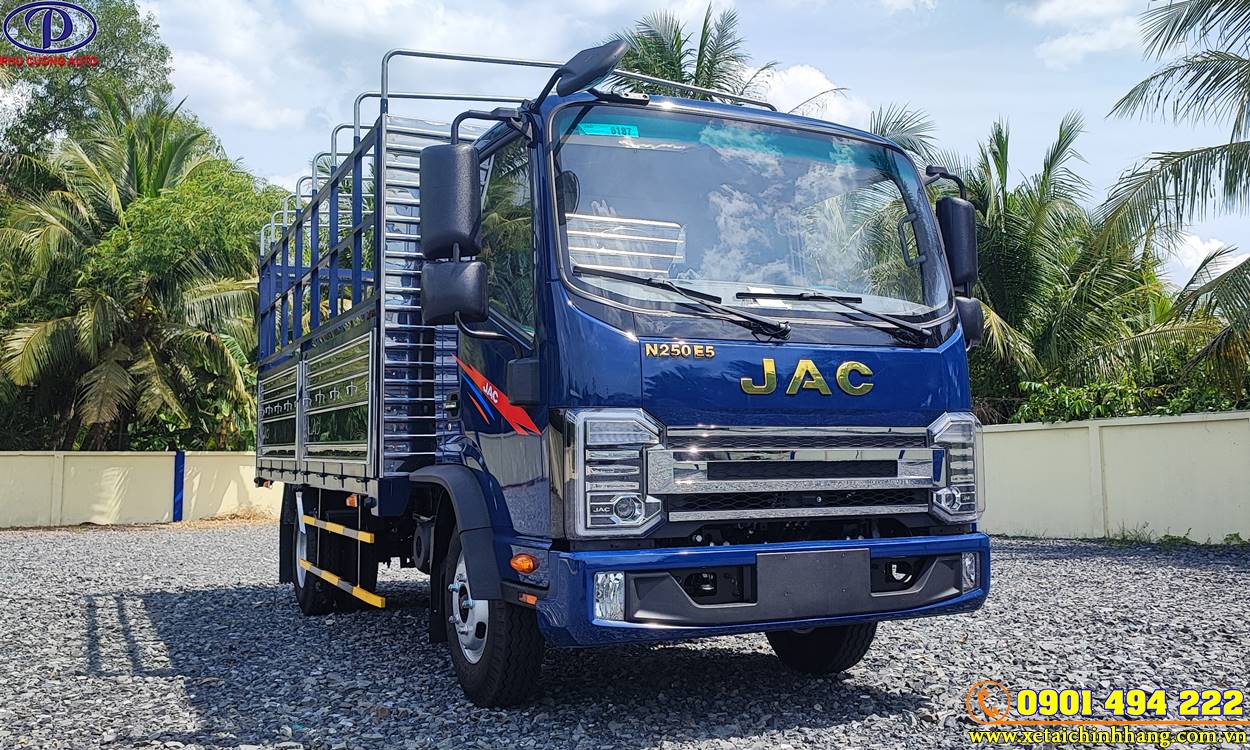 XE TẢI JAC N250S E5 2.250KG THÙNG BẠT 4M2 ĐỜI 2025