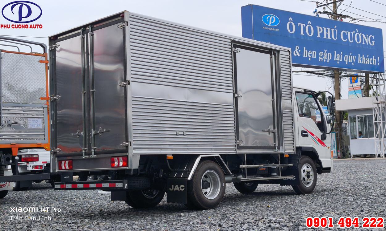 XE TẢI JAC H200 E5 1T99 THÙNG KÍN 3M8 ĐỜI 2025