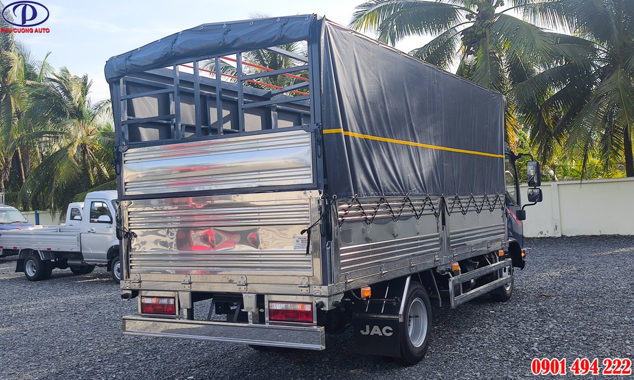 XE TẢI JAC N250S PRO E5 2.5 TẤN THÙNG BẠT KÈO CÁP ĐÀ LẠT ĐỜI 2026
